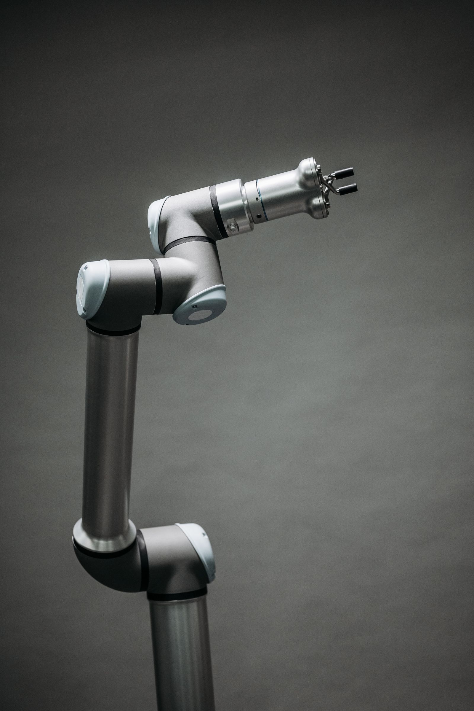 Brazo robótico industrial utilizado para automatización